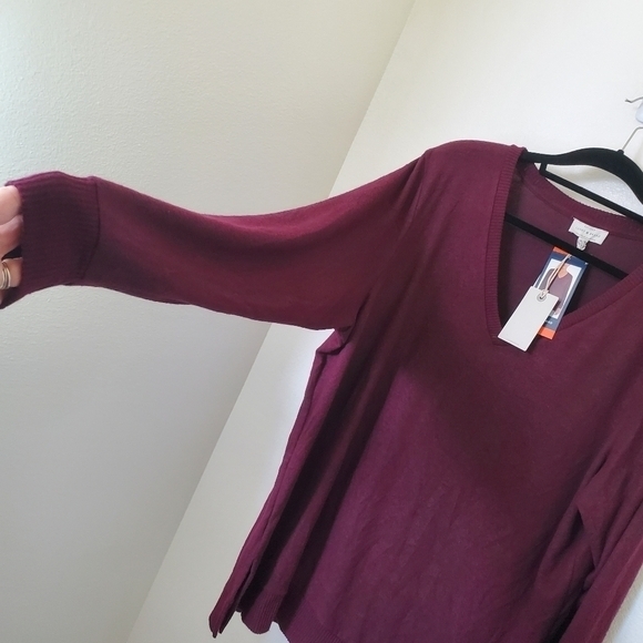 Lucky Brand NWT Women's Burgundy Knit V-Neck Long Sleeve Sweater‎ - Picture 6 of 12